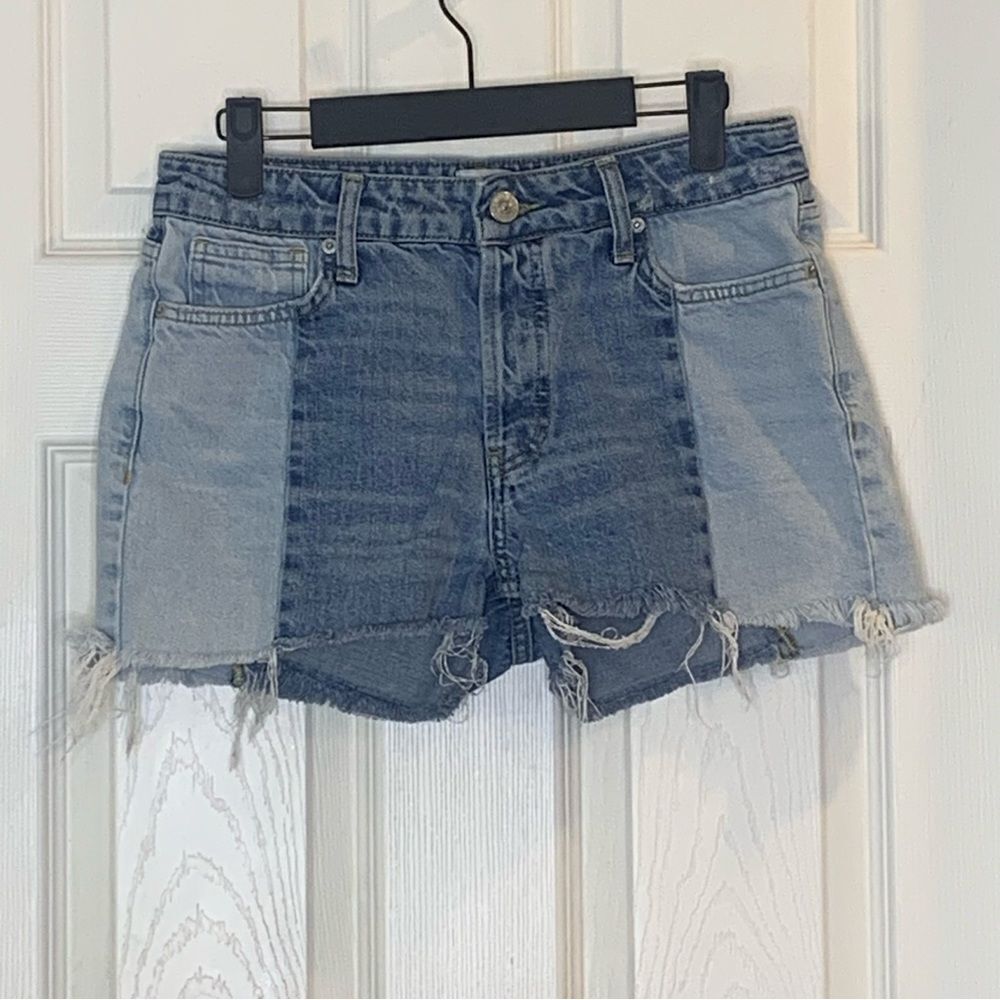 Urban outfitters BDG two toned denim shorts Size 27